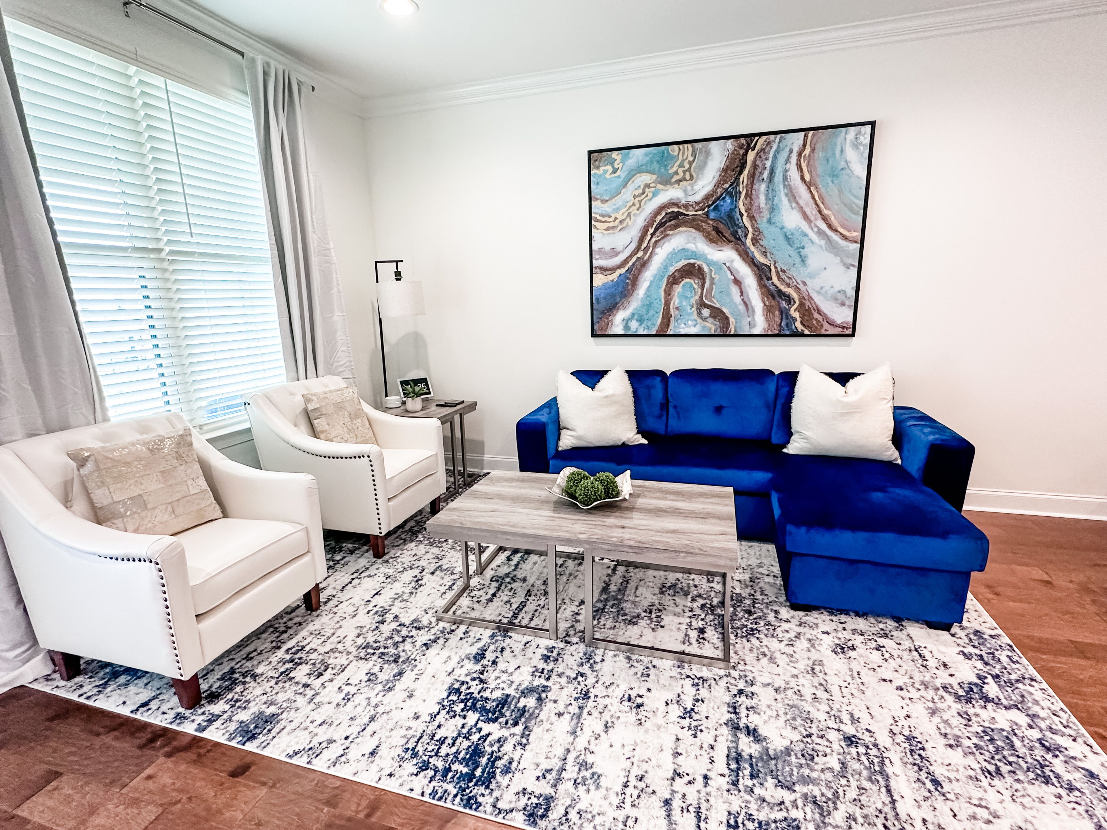 New 3 Bed 3.5 Bath luxury Townhome only 5 minutes to the Square and Campus!
