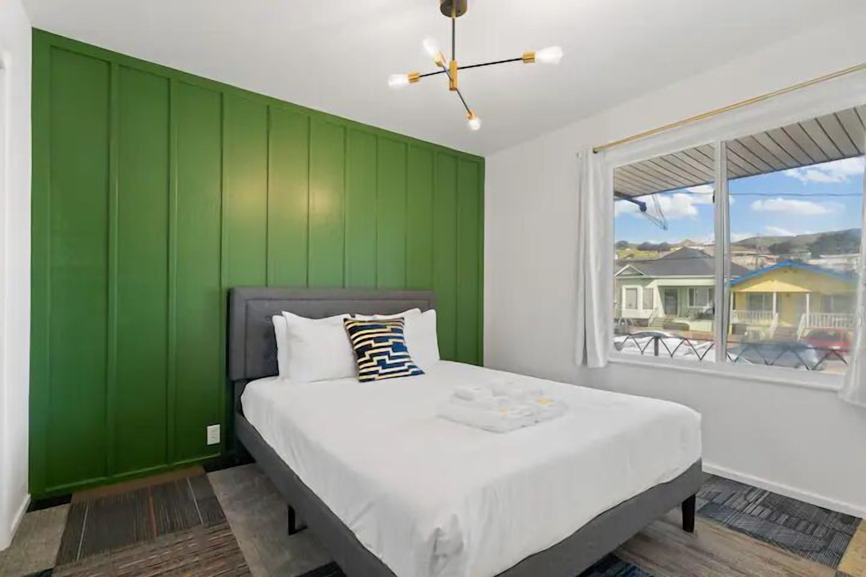 Stylish Green n Gold 2BR 1Bath Apartment