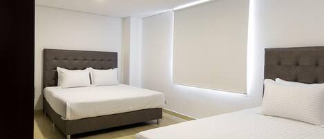 Daunenbettdecken, Pillowtop-Betten, Schreibtisch, kostenloses WLAN