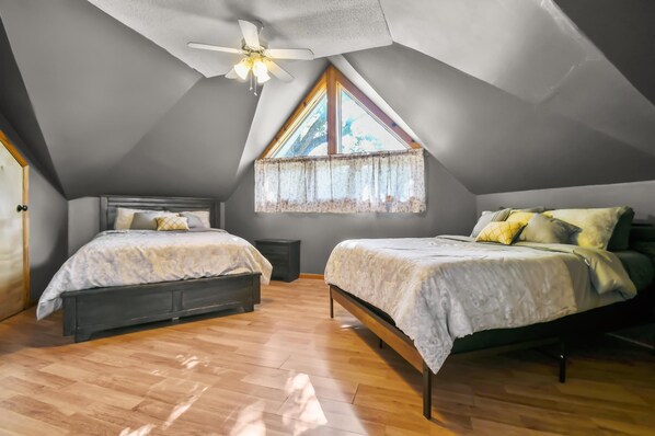 4 bedrooms, bed sheets