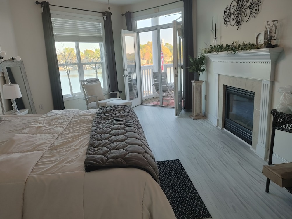 Lake Views Forever Mooresville Vrbo