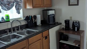 茶具/咖啡用具、冰箱、微波炉、烤箱