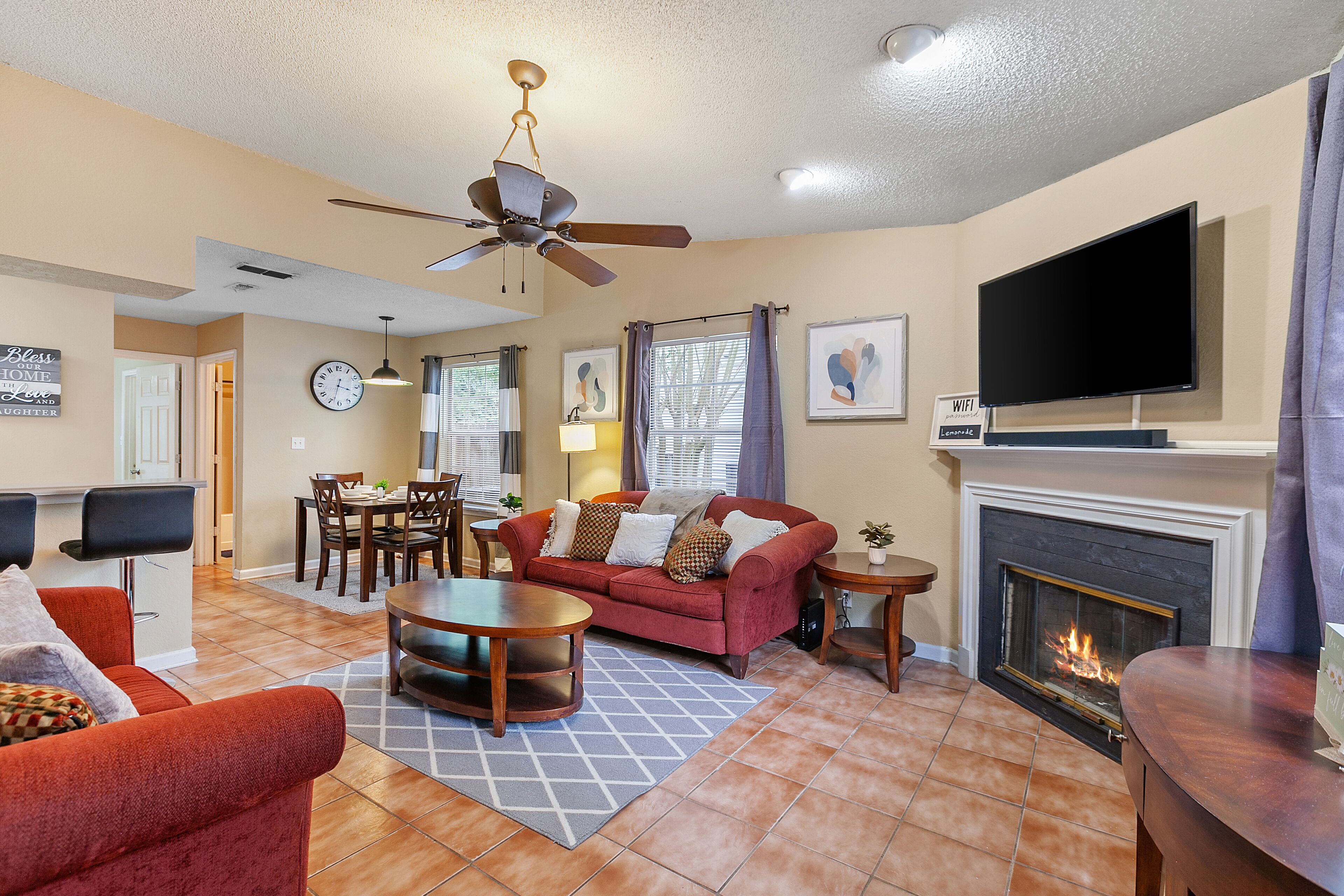 Townhome Tallahassee Minutes Away From FSU !!