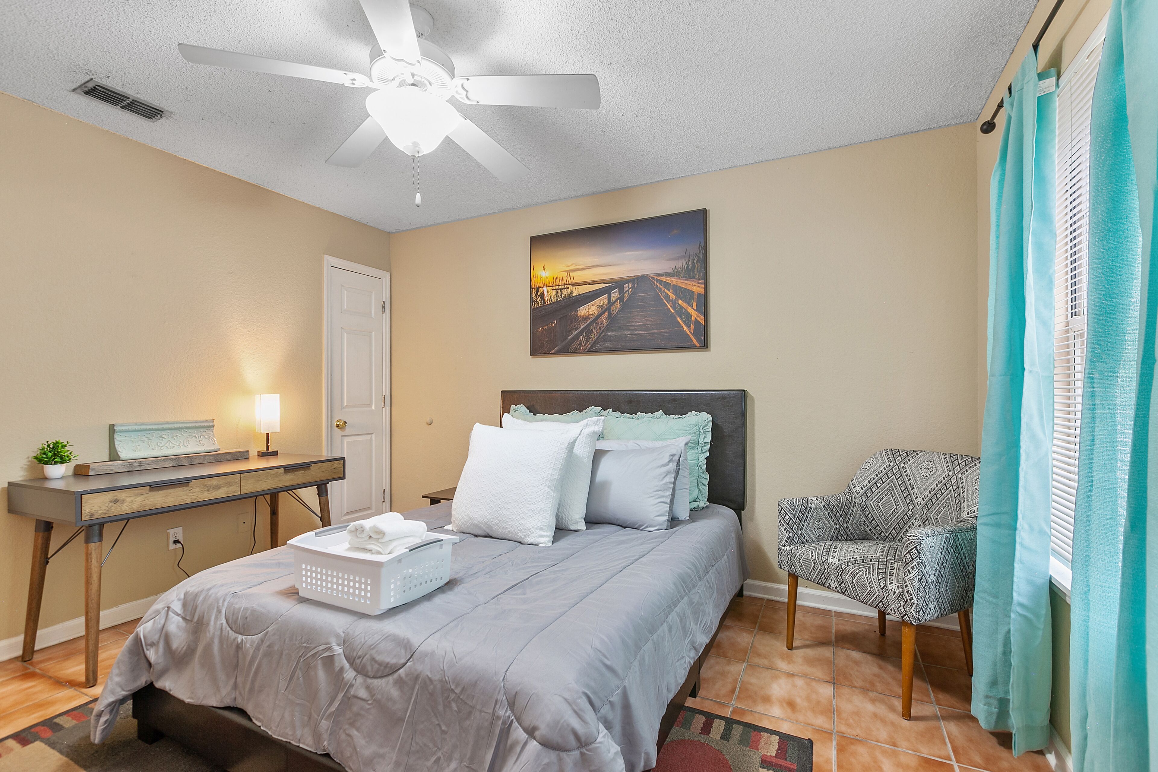 Townhome Tallahassee Minutes Away From FSU !!