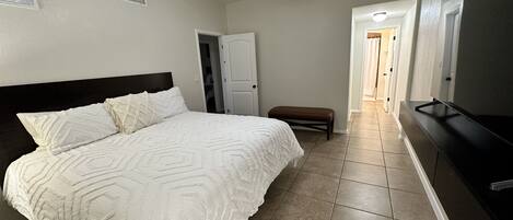 4 bedrooms, iron/ironing board, free WiFi, bed sheets