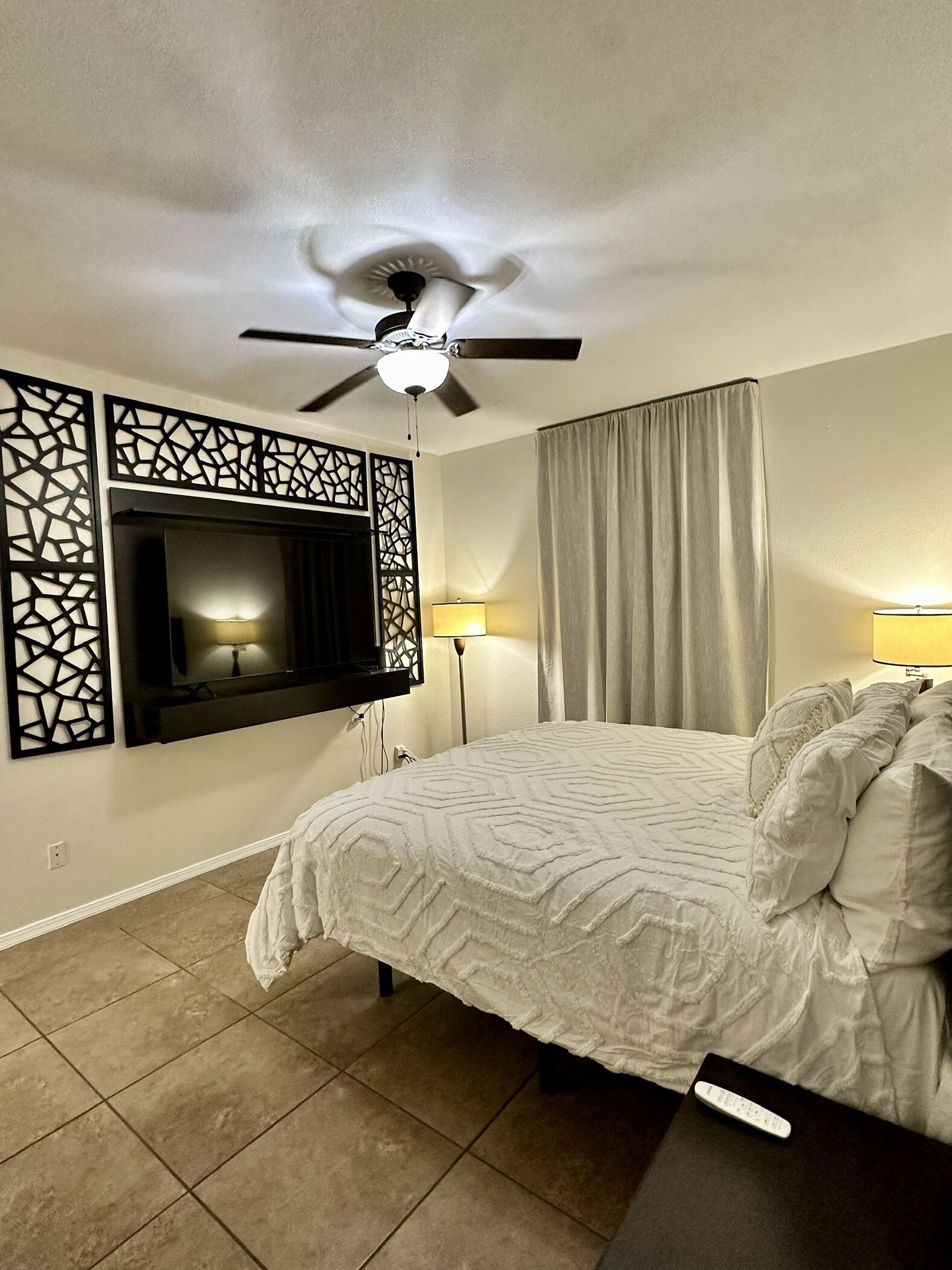 4 bedrooms, iron/ironing board, free WiFi, bed sheets