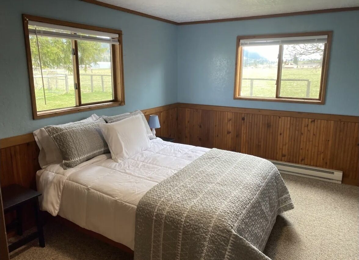 1 habitación, escritorio, tabla de planchar con plancha y wifi gratis 