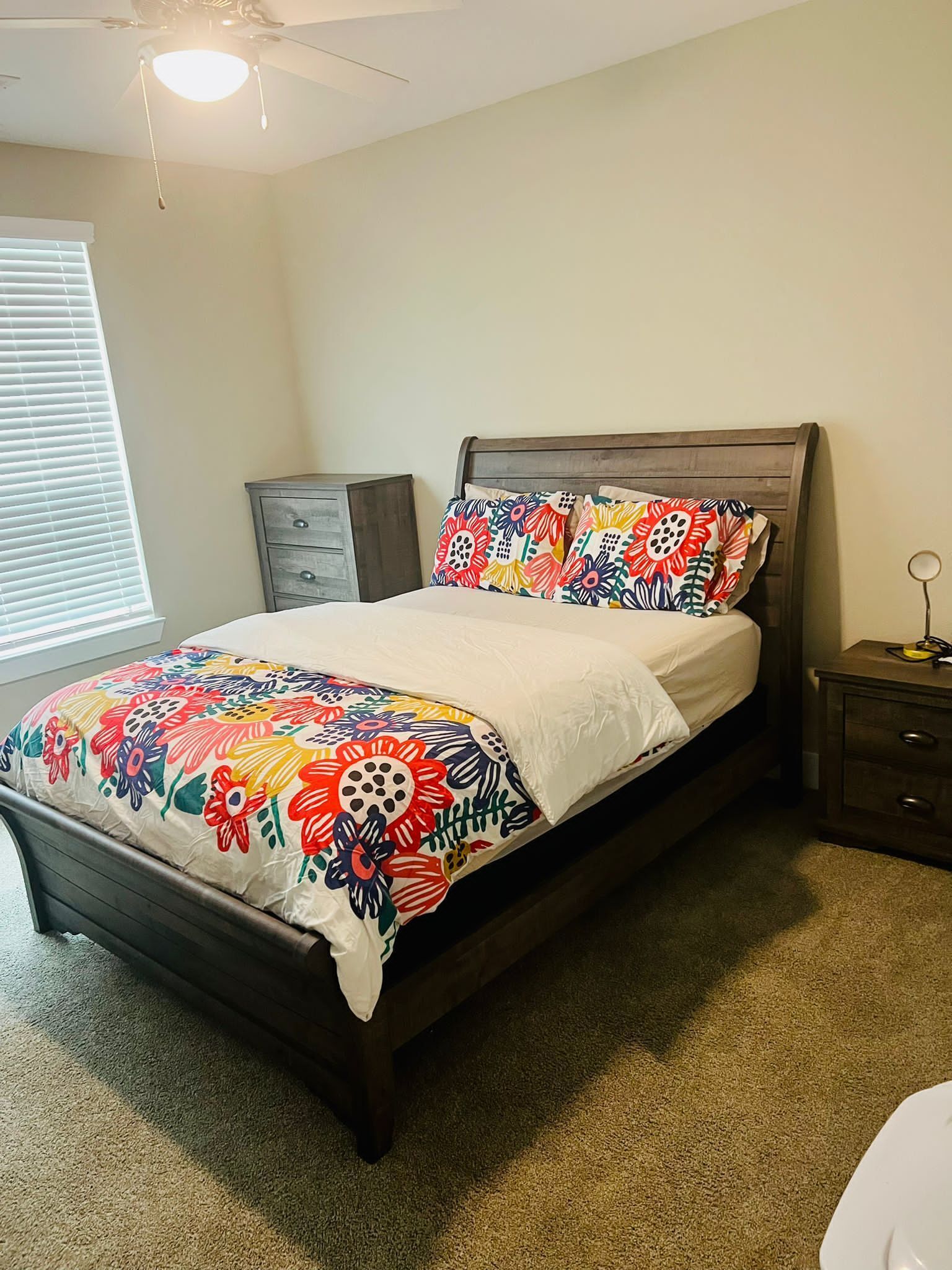 Quiet and peaceful chamber away from home