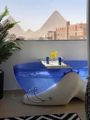 Luxury Double Room | Premium bedding, memory foam beds, free minibar, iron/ironing board - Pharaoh pyramids view  (Giza)