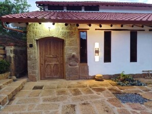 Exterior detail - Color Marrón (Barichara)