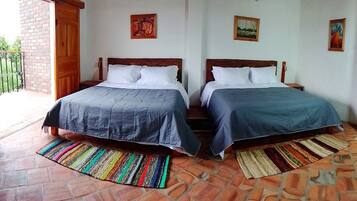 3 bedrooms, in-room safe, desk, iron/ironing board