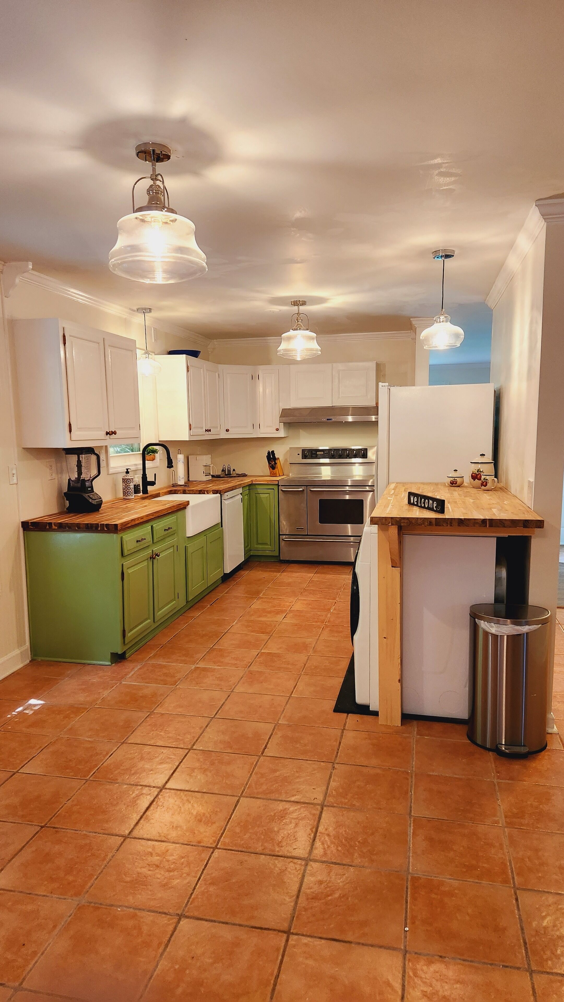 Single level Smoky Mountain Getaway! Kid AND Grandparent friendly.