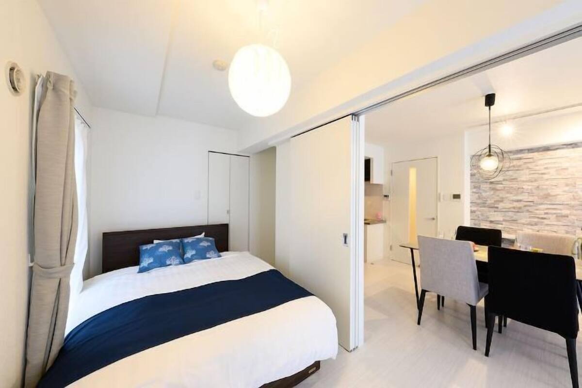 2 bedrooms, individually decorated, individually furnished