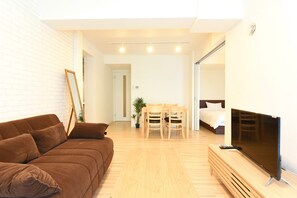 Habitación familiar | Ćrea de sala de estar | Televisión LCD