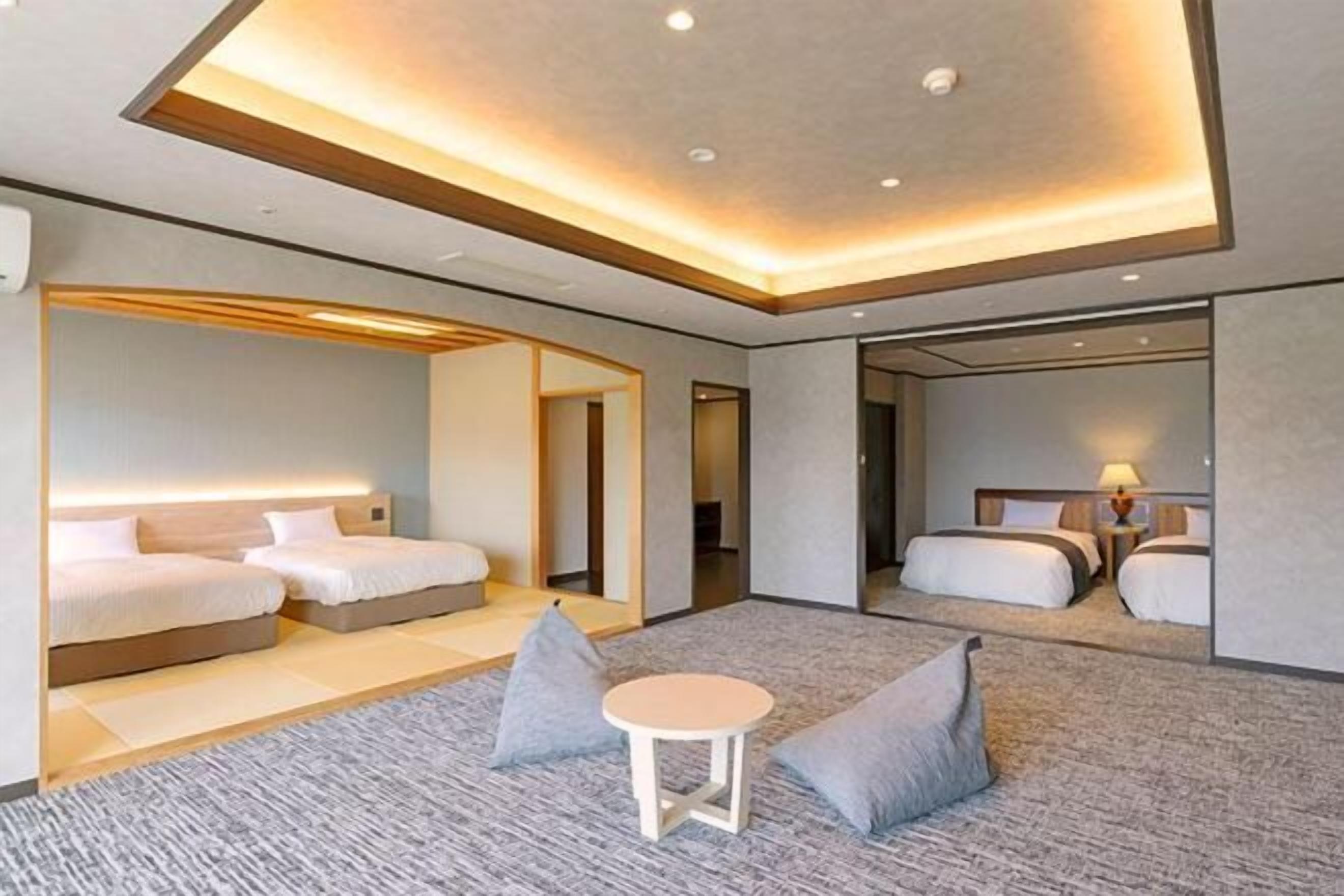 セーフティボックス (室内)、デスク、ベッドシーツ