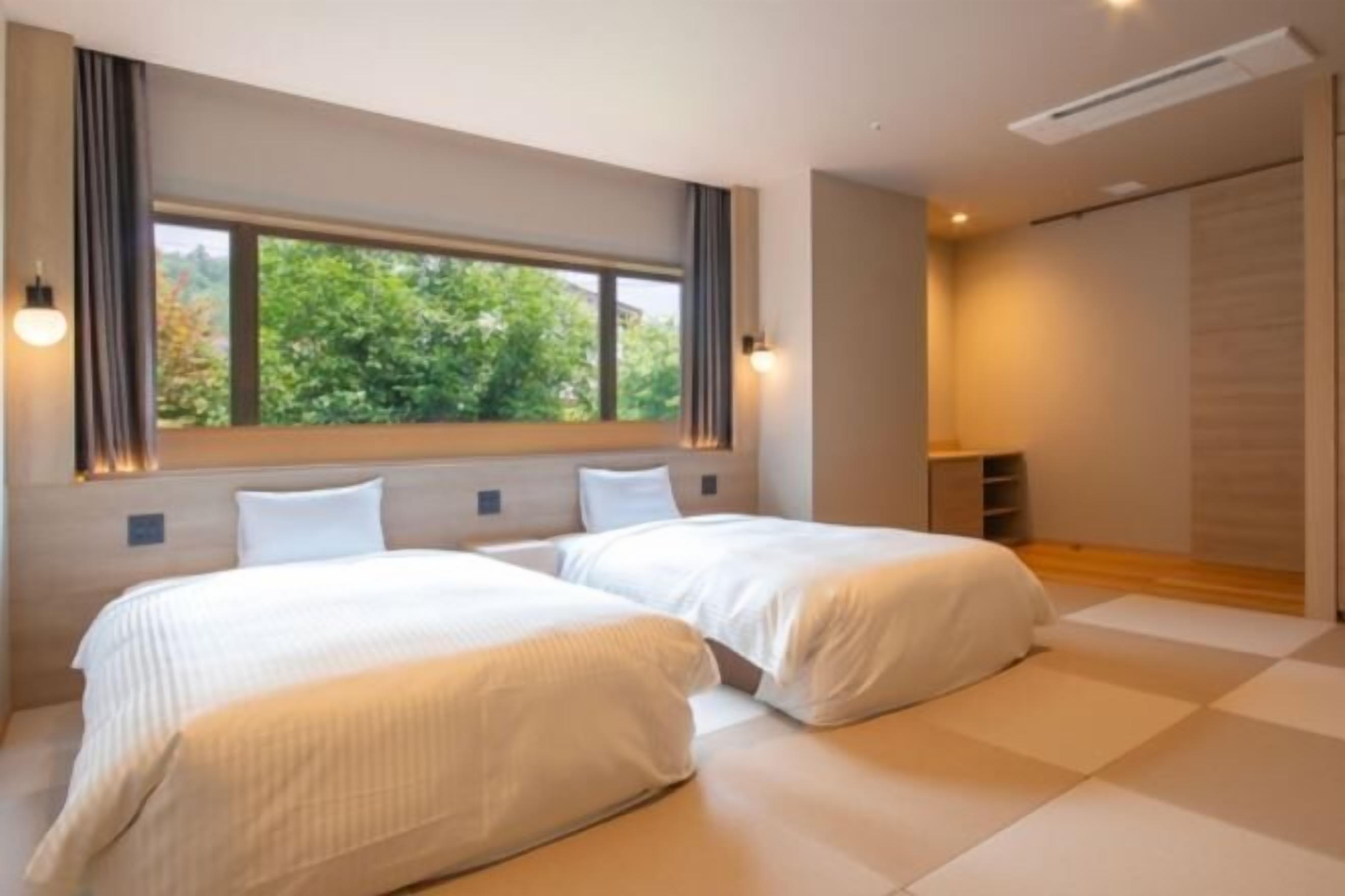 セーフティボックス (室内)、デスク、ベッドシーツ