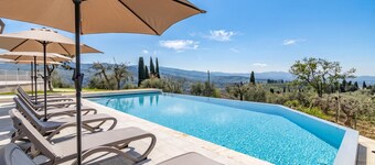 Villa Chimera White 16 with Pool & Gym, Arezzo, Italy