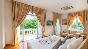 Premium Double Room | Minibar, in-room safe, soundproofing, free WiFi