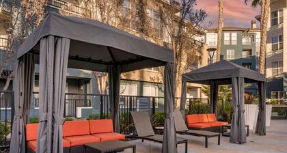 Stylish Sunnyvale 1BR w/ Gym, Pool & W/D, nr highways, by Blueground