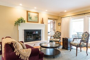 TV, fireplace, offices