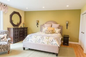 5 habitaciones, escritorio, tabla de planchar con plancha y wifi