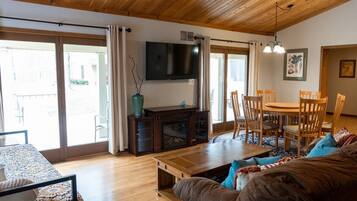 TV, fireplace, offices