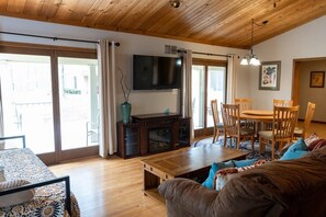 TV, fireplace, offices