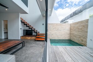 Hồ bơi ngoài trời 