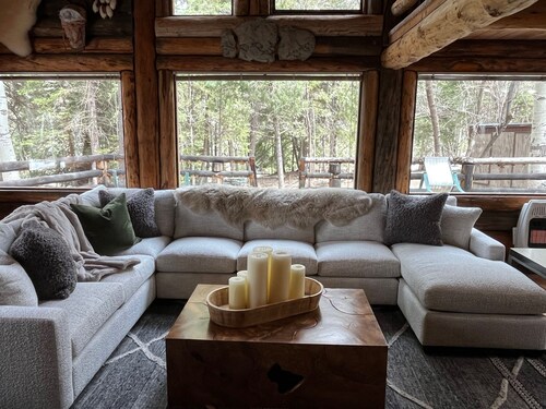Charming Mountain Cabin by Stream with Large Deck, 35 minutes from Park City.