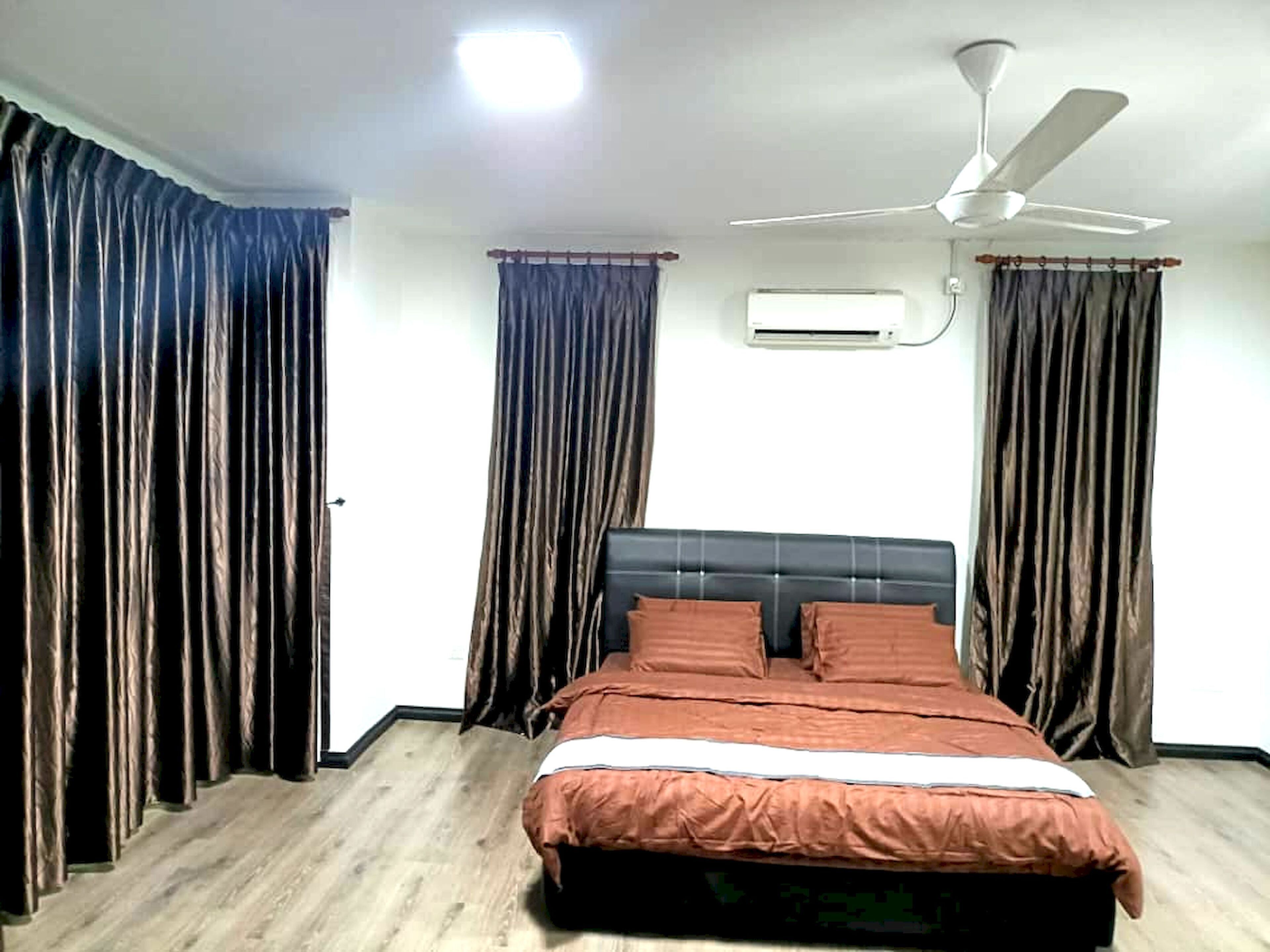 Room, Private Bathroom | Desk, laptop workspace, free WiFi, bed sheets