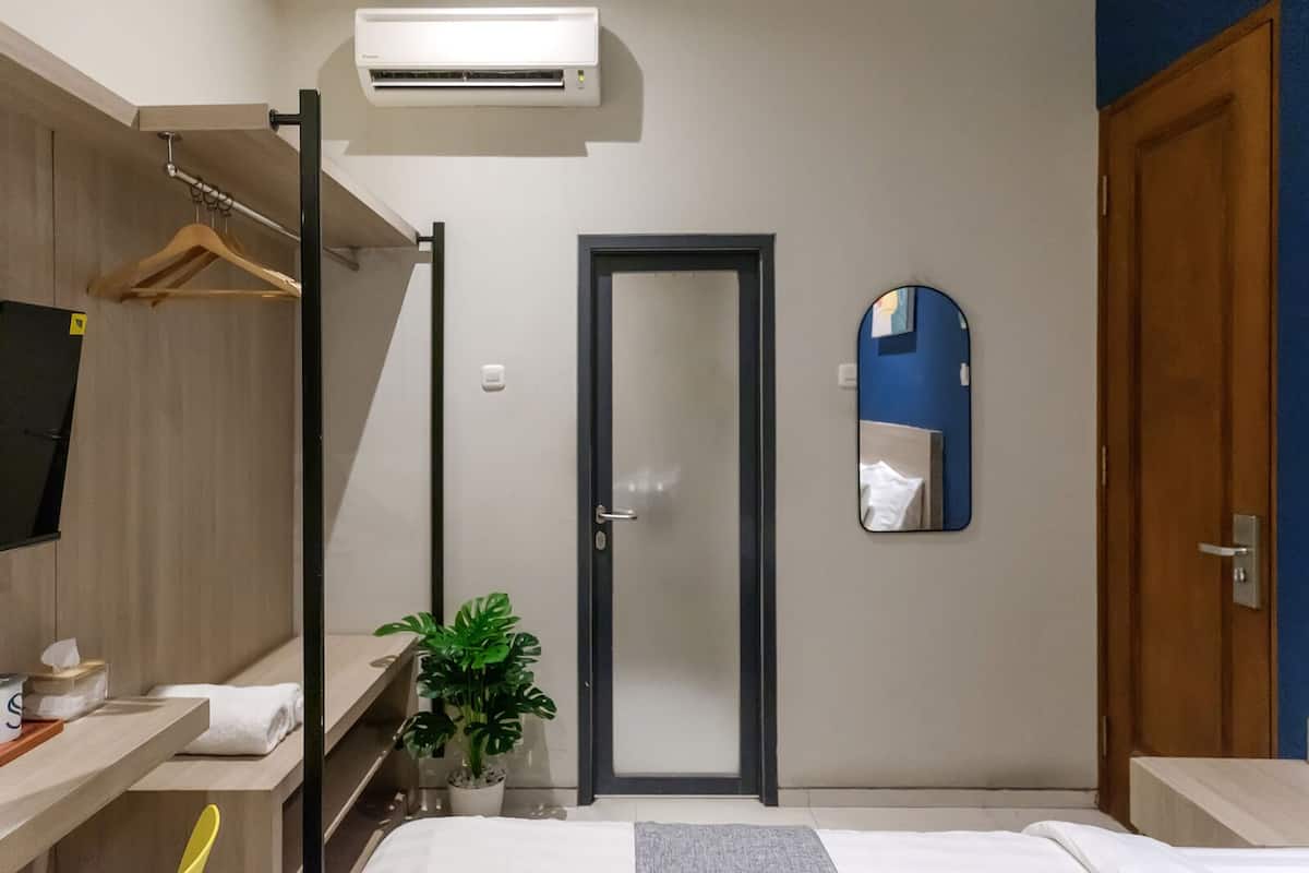 高级双人房 | 办公桌、免费 WiFi、床单