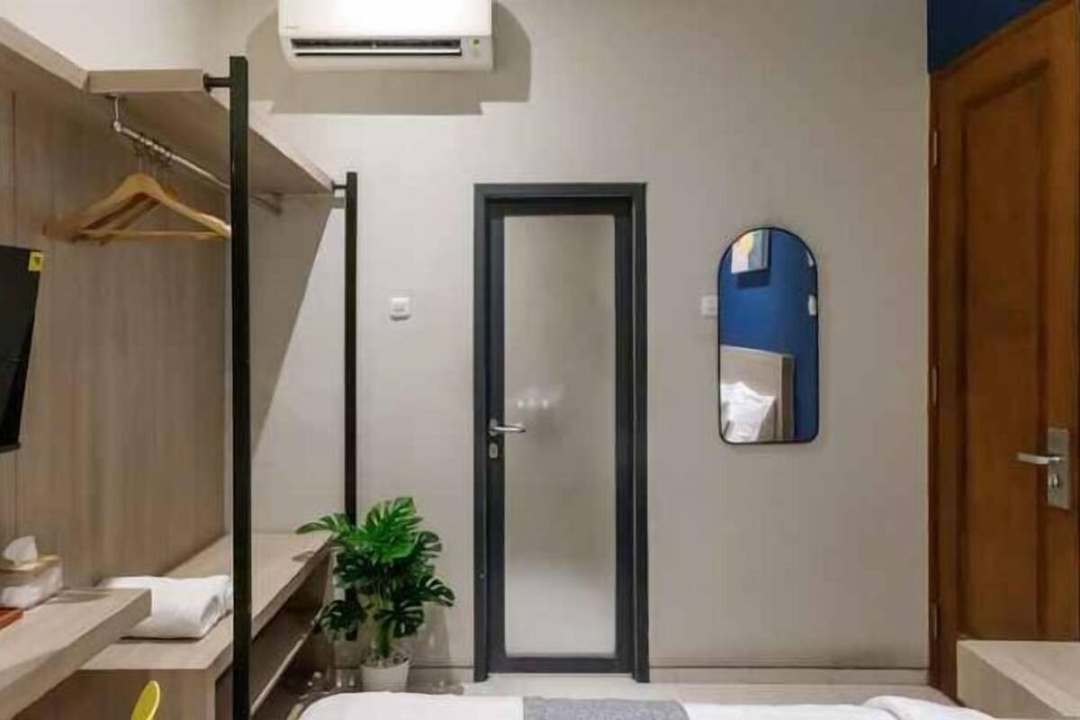 Bureau, Wi-Fi gratuit, draps fournis