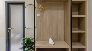 Enkeltrom – standard | Skrivebord, wi-fi (inkludert) og sengetøy