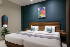 Deluxe Twin Room | Desk, free WiFi, bed sheets