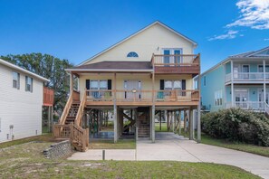 Exterior - Wonderful Open Beach Home, Dog Friendly with Ocean Views, Short Walk to the Beach, Fenced In Yard (Oak Island)