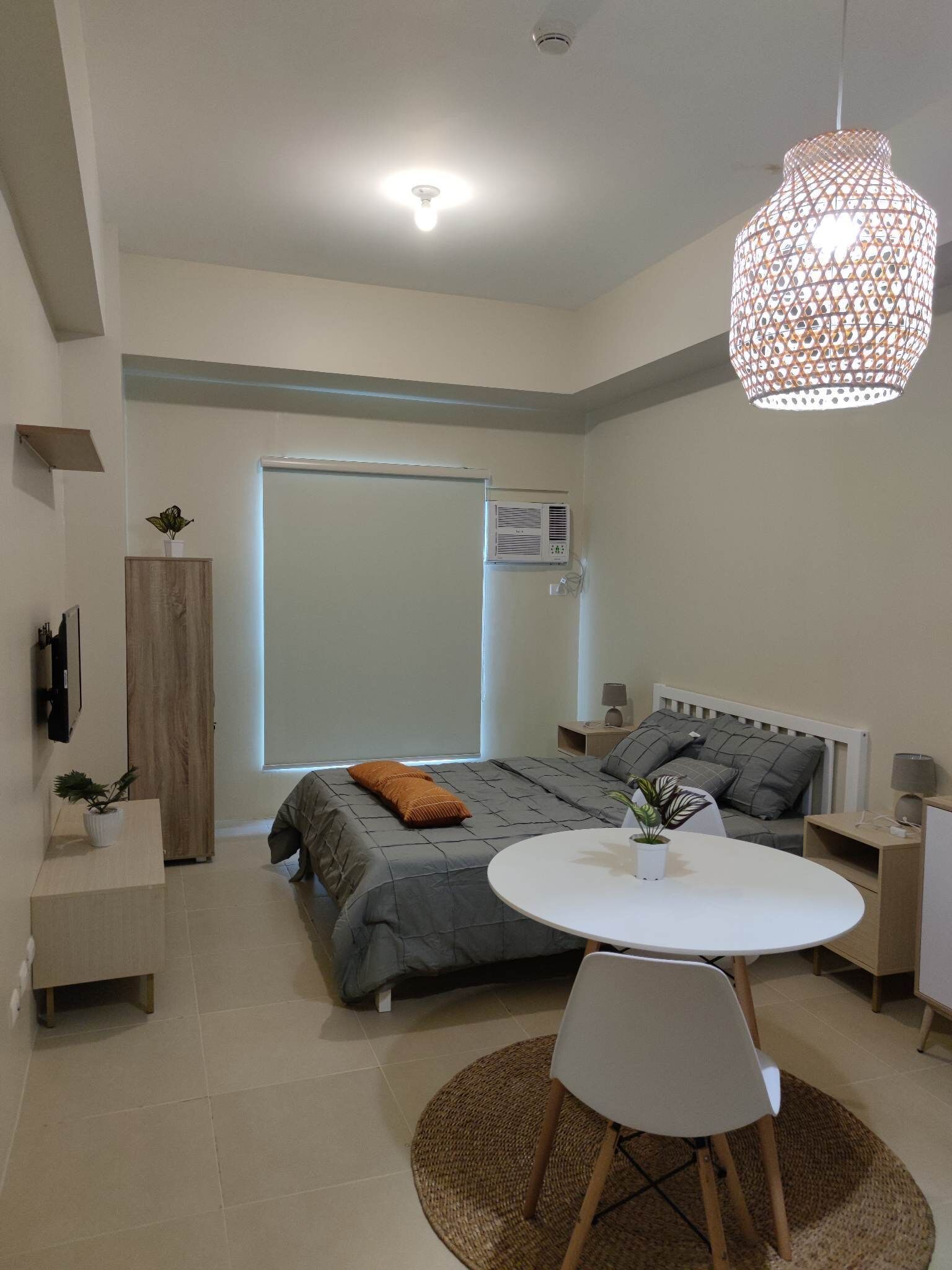 Brand New Fully Furnished Studio unit Cebu IT Park Avida Riala T3