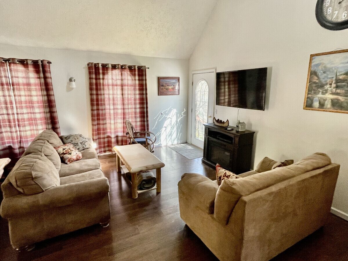 "The Chapel" Private Pool!