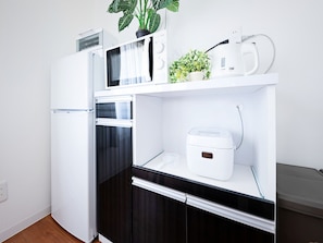 Quarto luxo | Cozinha privada | Geladeira grande, micro-ondas, cooktop, chaleira elétrica
