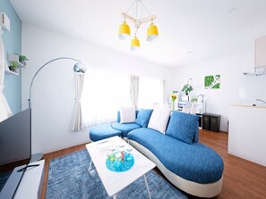 Deluxe Room | Living area