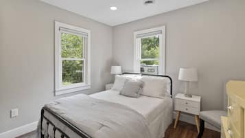 3 dormitorios, escritorio, tabla de planchar con plancha y wifi