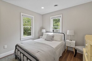 3 عدّة غرف نوم ومكتب ومكواة/لوح كي وواي فاي