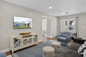 TV - Hixon Haven Greeneville Home (Greeneville)