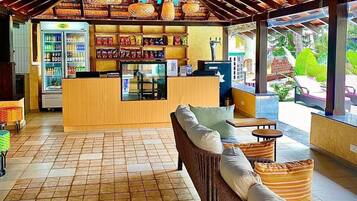 Bar à beira da piscina