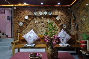 Unclassified image, 5 of 143, button - Yangshuo Xingping Our Inn-Near 20 Yuan Background (Yangshuo)