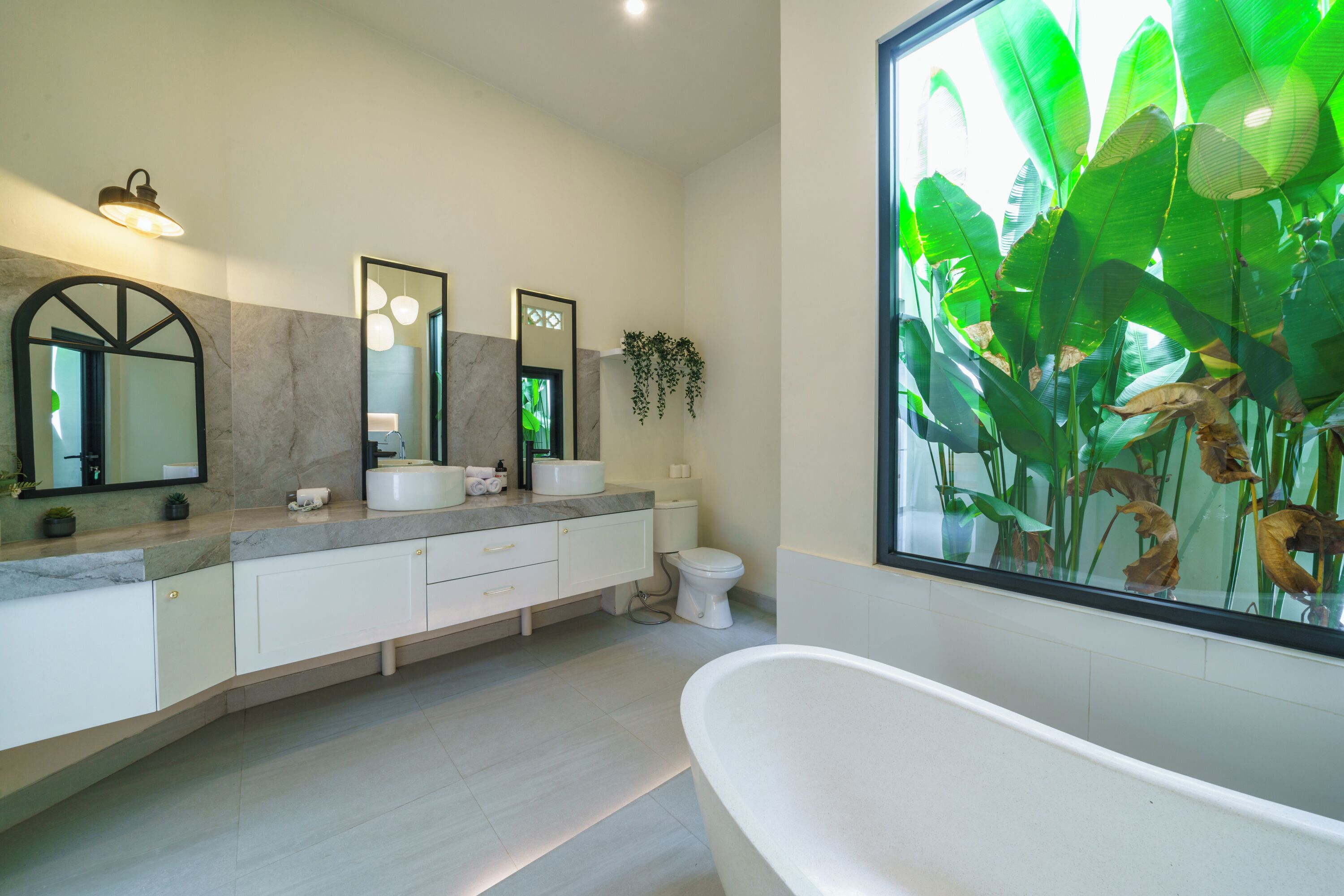 Villa Deluxe | Salle de bain | Articles de toilette gratuits, sèche-cheveux, bidet, serviettes fournies