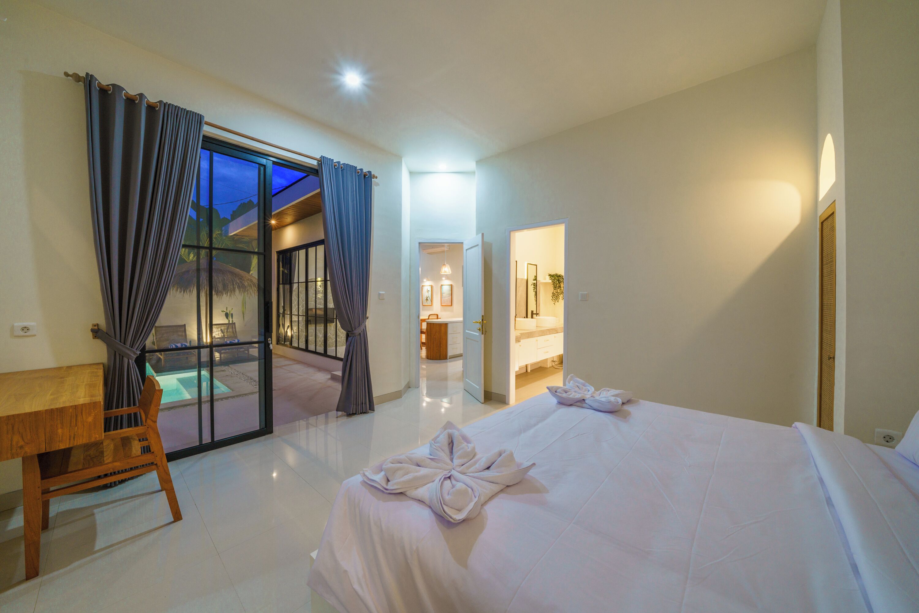 Deluxe Villa | 1 bedroom, in-room safe, individually decorated, individually furnished