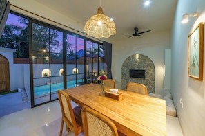 Villa Deluxe | Comedor