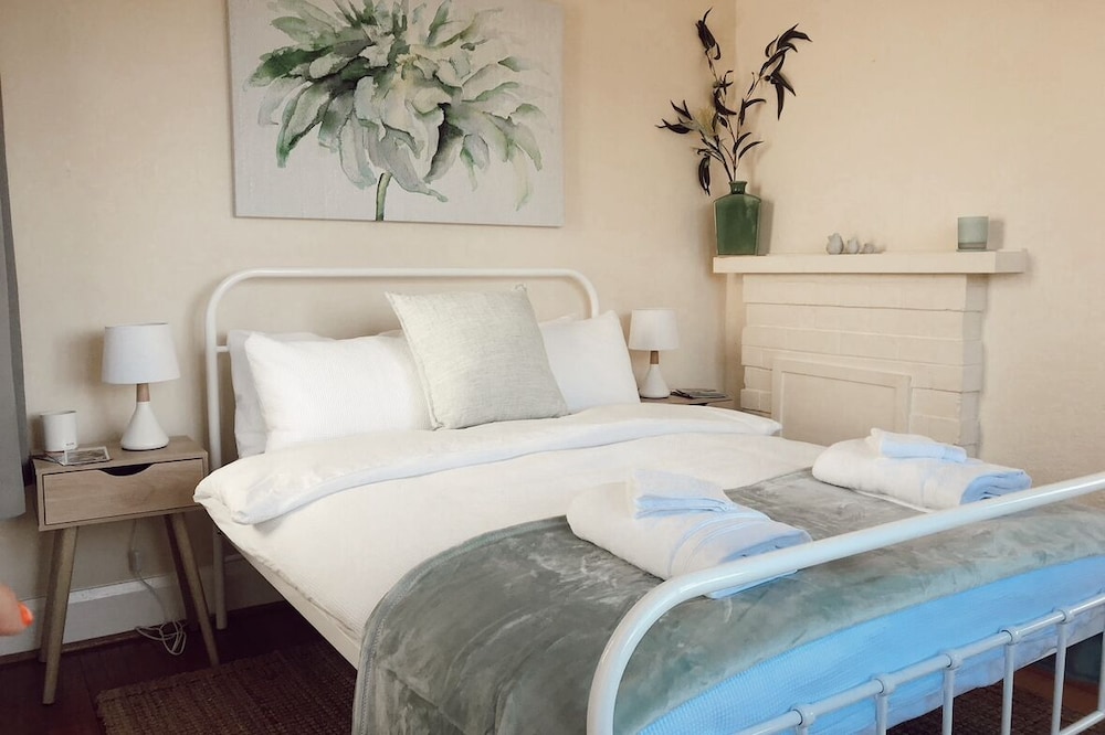 Spacious 1 Bedroom Accommodation With Beautiful Views