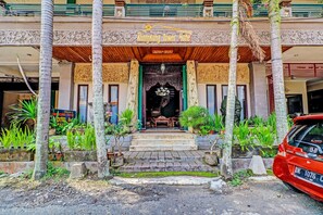 Front of property - OYO 92439 Hotel Tower Klungkung (Klungkung)