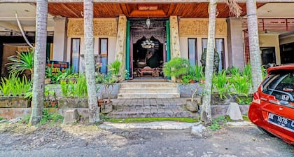 OYO 92439 Hotel Tower Klungkung